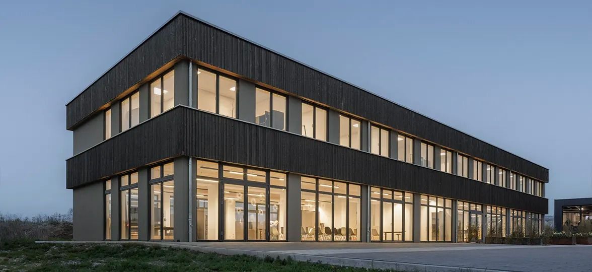 Neubau Bürogebäude mit Praxis und Seminarfläche