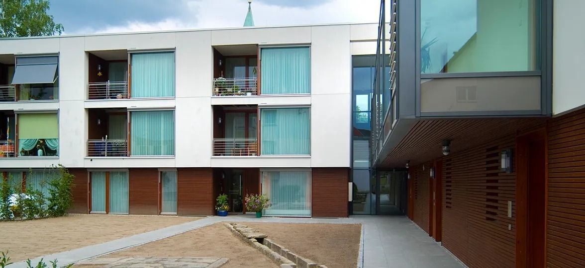 Wohnkomplex Damenstift Heustr. von außen mit Hof